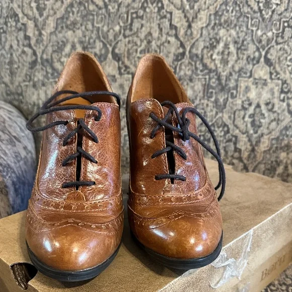 Born Women's Tan Leather Heeled Brogues - Picture 3 of 3